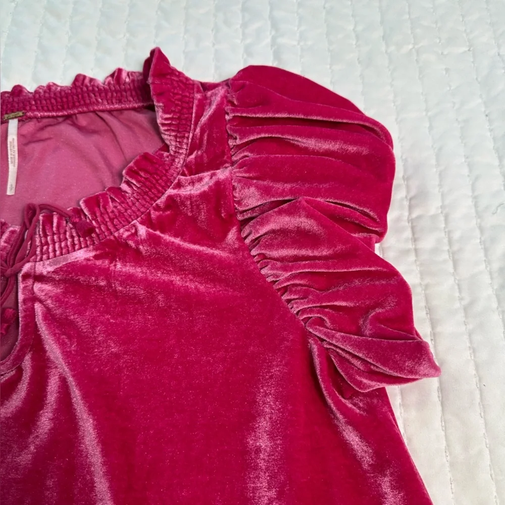 Free People Fuchsia Crop Top Terese Velvet Shorts Puff Sleeve Keyhole Tie Neck - Picture 13 of 16